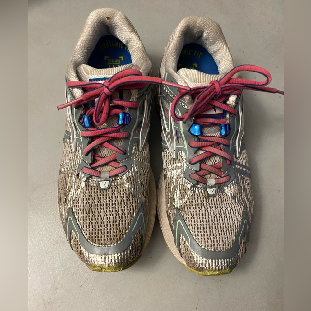 Brooks Ravenna shoes women size 9.5